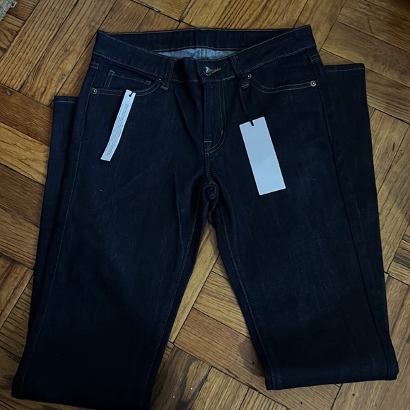 NWT uniqlo jeans size: 26 x 34 - Picture 2 of 5